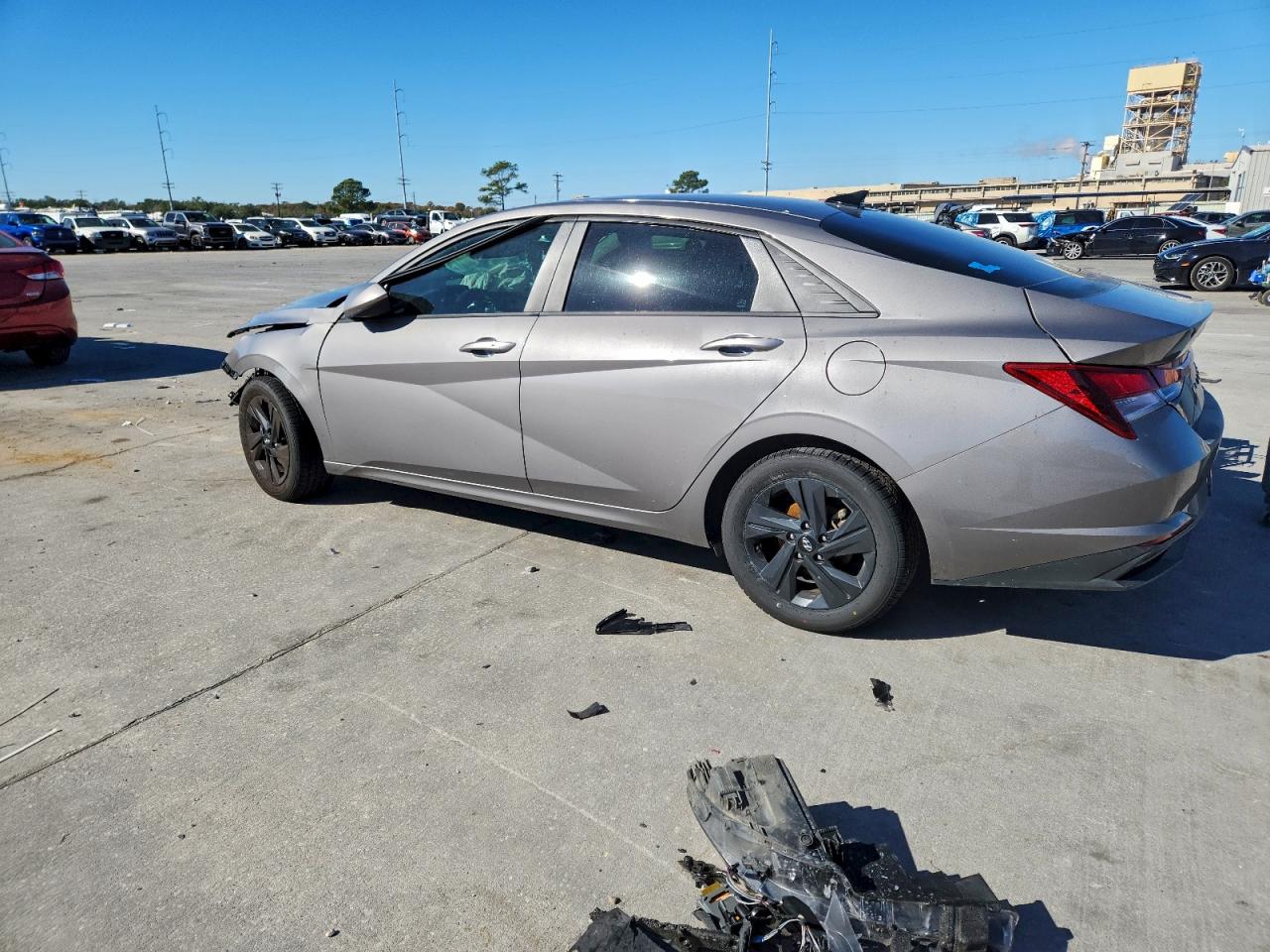 2022 HYUNDAI ELANTRA SEL photo 2