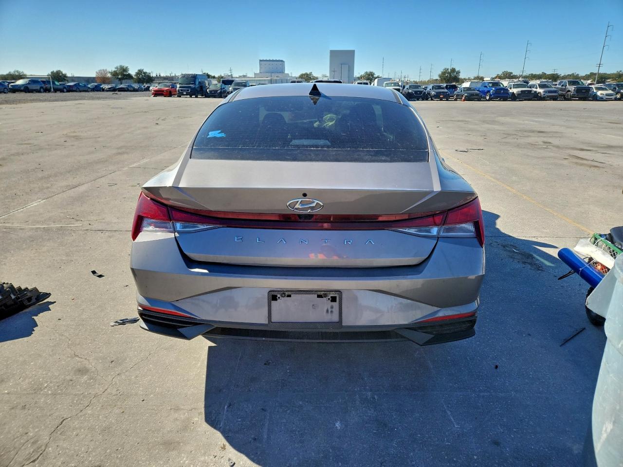 2022 HYUNDAI ELANTRA SEL photo 6