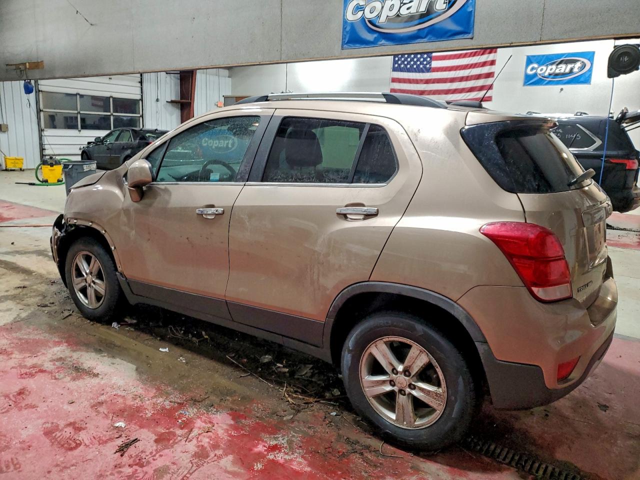 2018 CHEVROLET TRAX 1LT photo 2