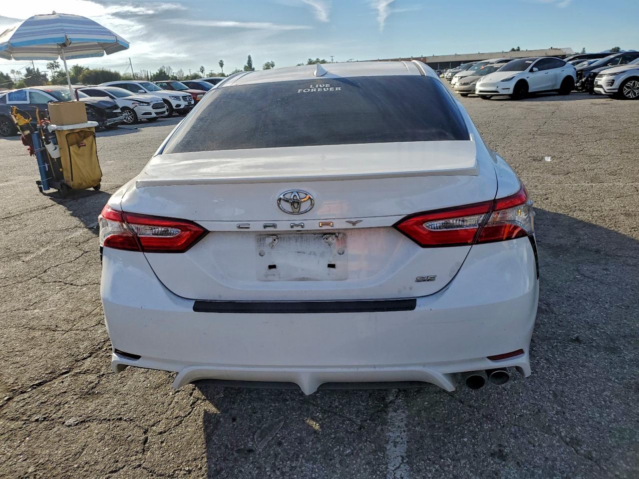 2019 TOYOTA CAMRY L photo 6