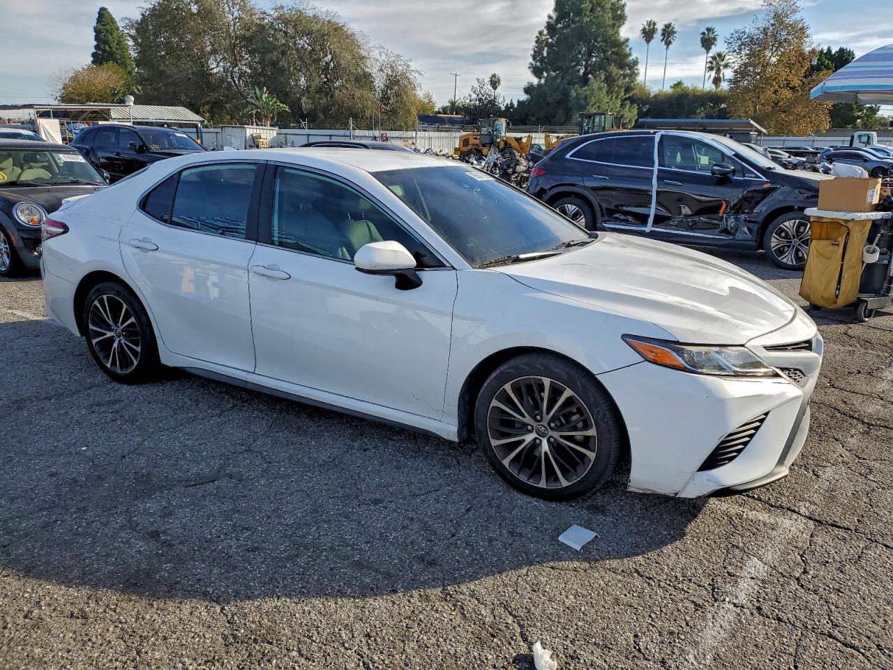 2019 TOYOTA CAMRY L photo 4