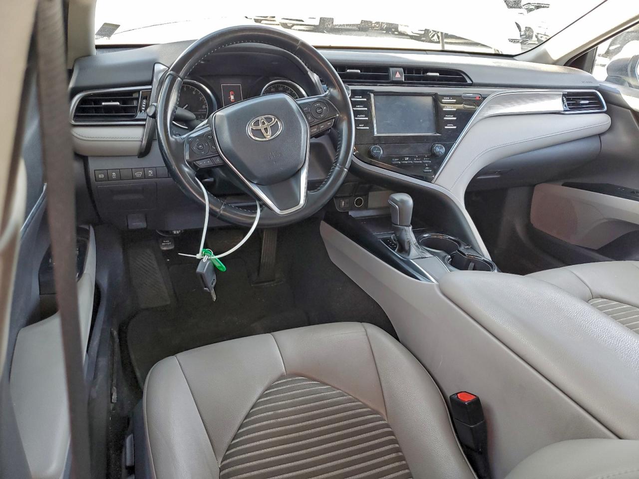 2019 TOYOTA CAMRY L photo 8
