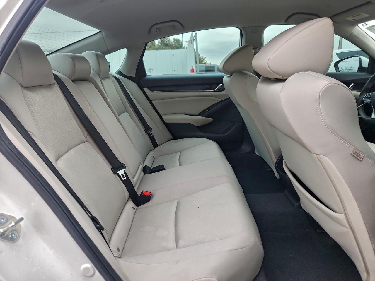 2020 HONDA ACCORD LX photo 10