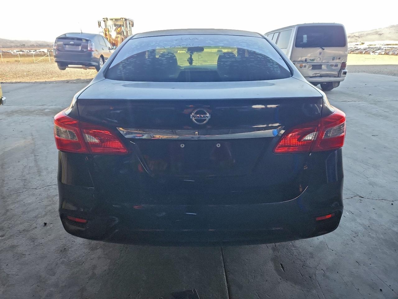 2017 NISSAN SENTRA S photo 6