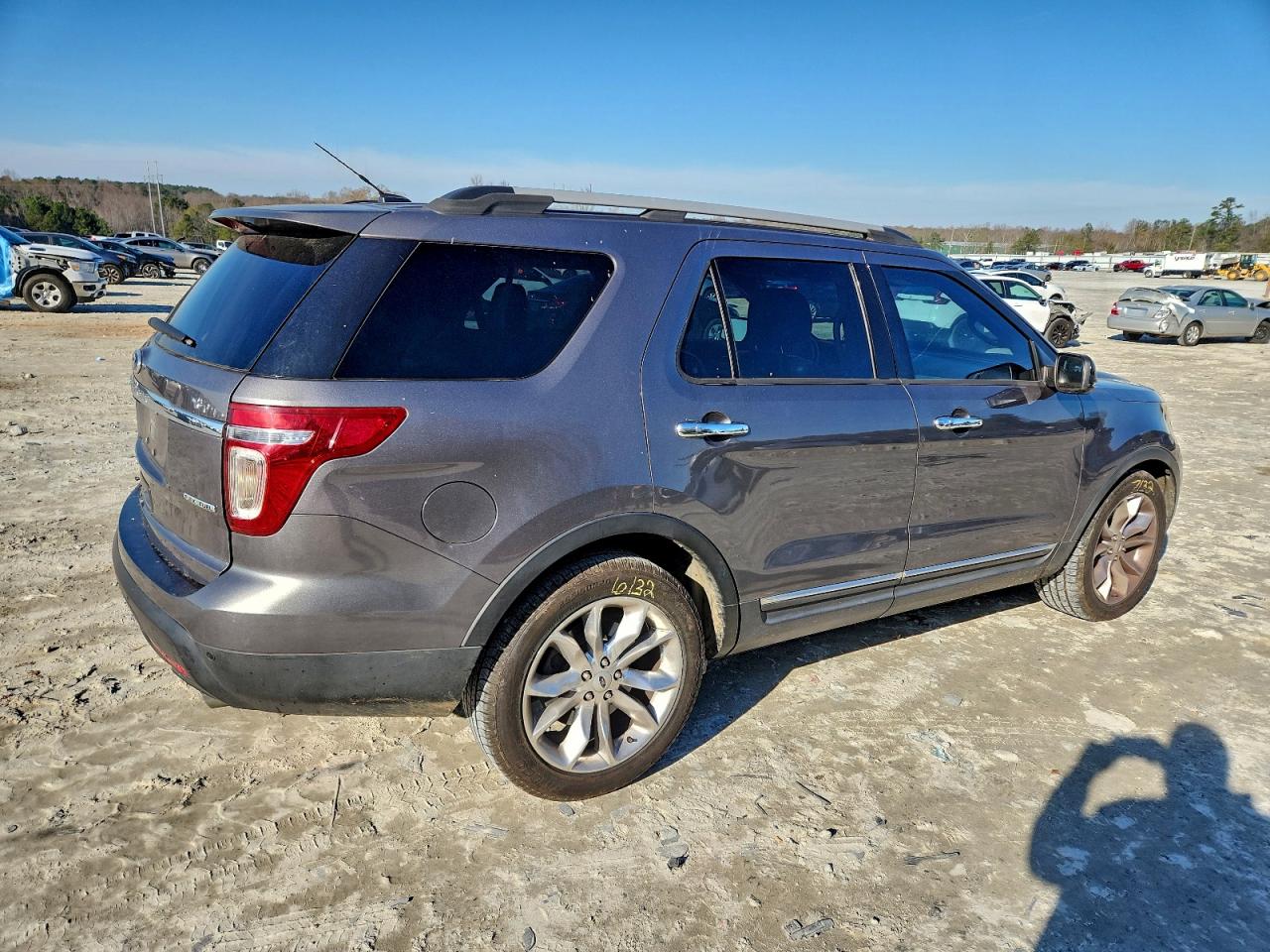 2013 FORD EXPLORER XLT photo 3