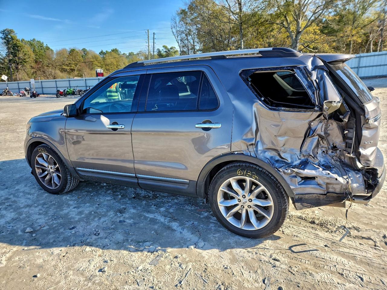 2013 FORD EXPLORER XLT photo 2