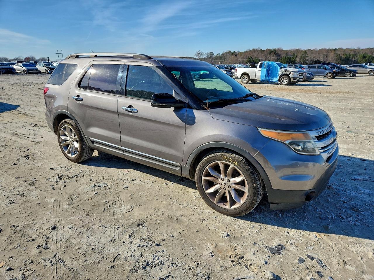 2013 FORD EXPLORER XLT photo 4