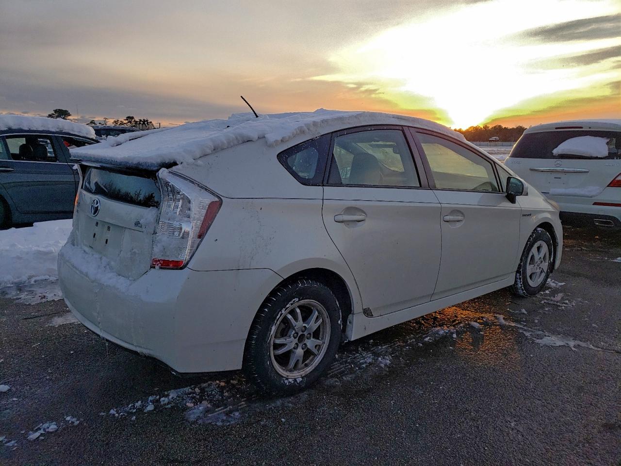 2010 TOYOTA PRIUS photo 3