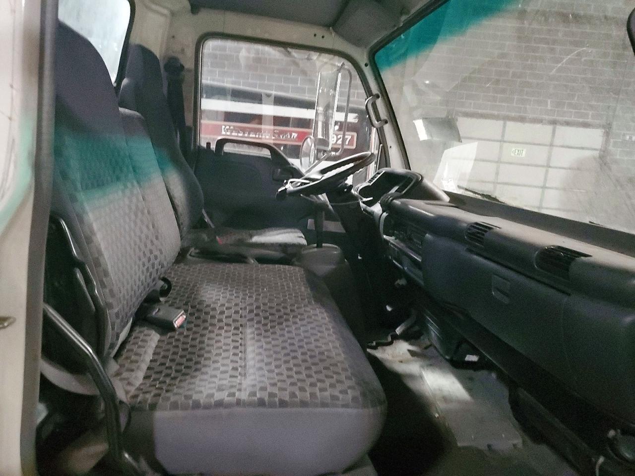 2007 ISUZU NPR photo 10