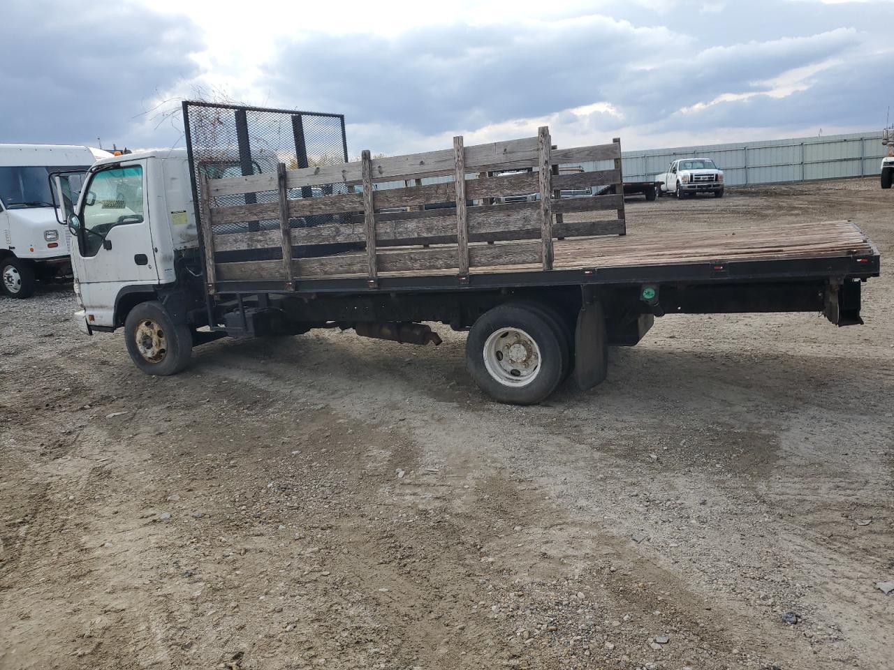 2007 ISUZU NPR photo 2