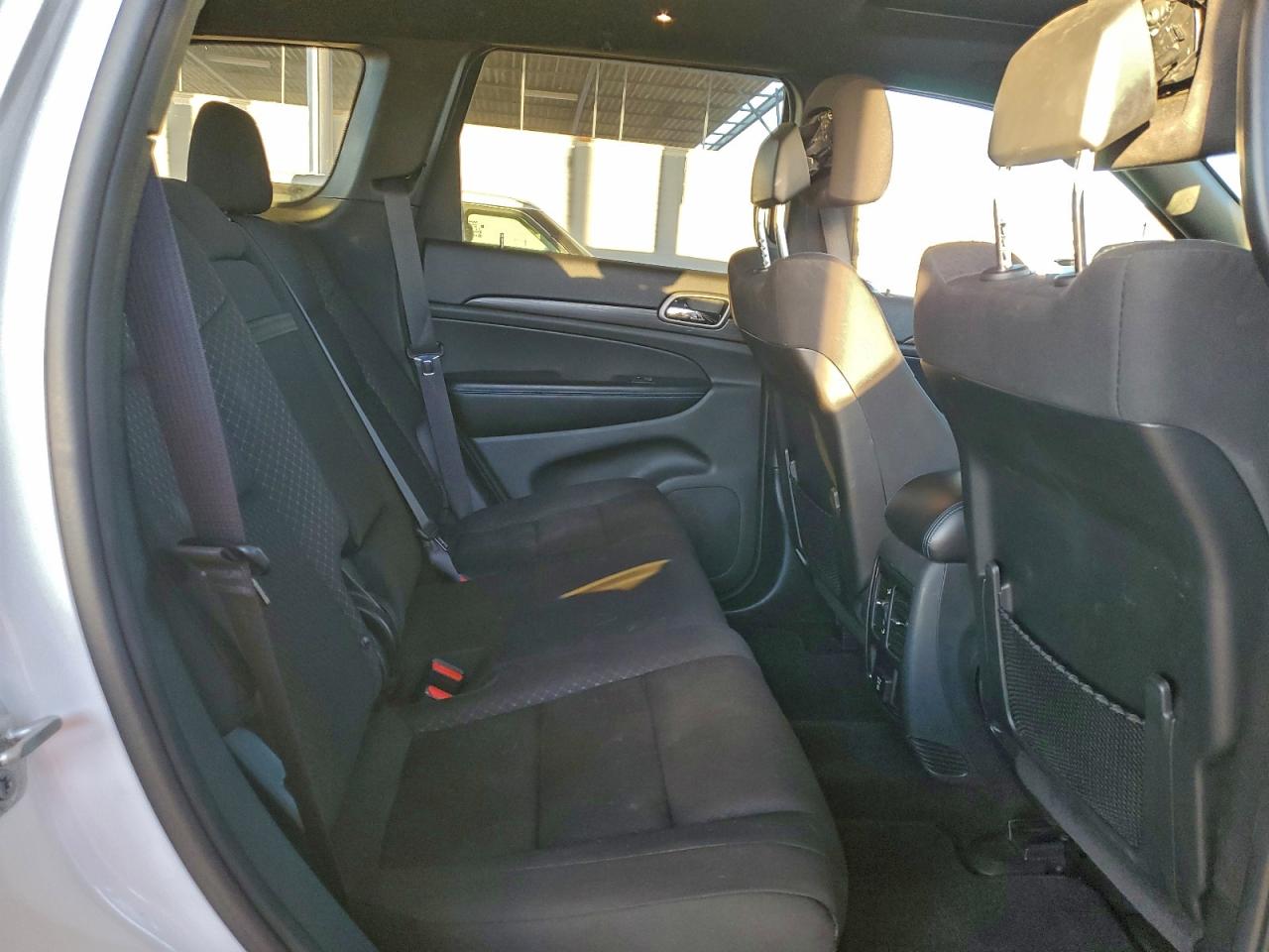 2019 JEEP GRAND CHEROKEE LAREDO photo 11