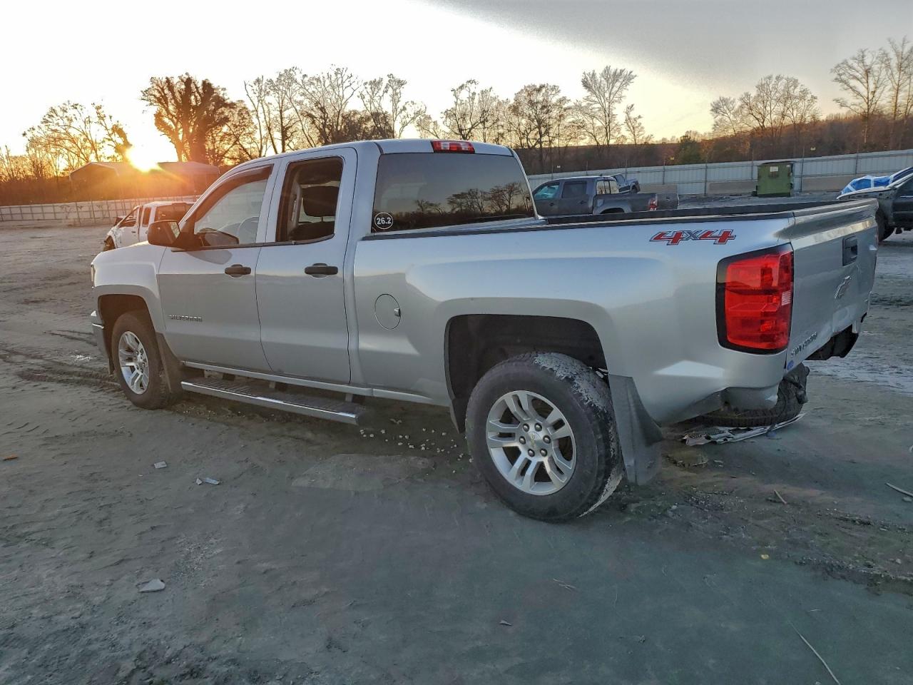 2014 CHEVROLET SILVERADO K1500 LT photo 2