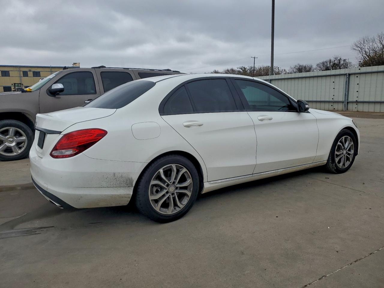 2015 MERCEDES-BENZ C 300 photo 3