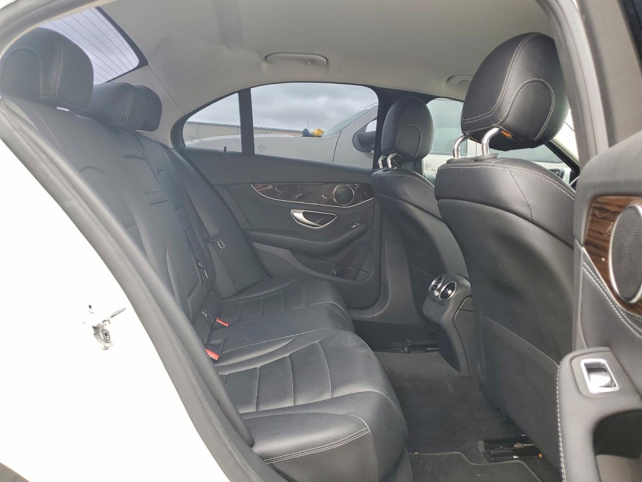 2015 MERCEDES-BENZ C 300 photo 10