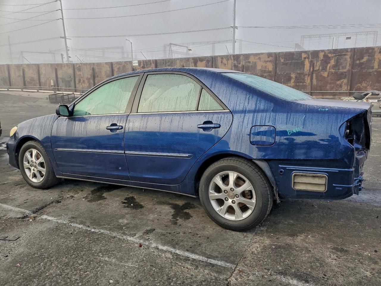 2006 TOYOTA CAMRY LE photo 2