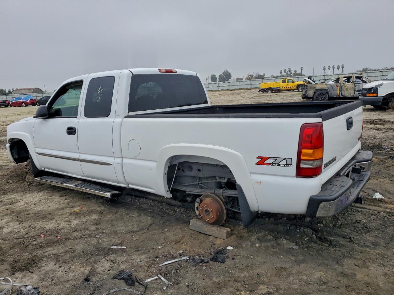2003 GMC NEW SIERRA K1500 photo 2