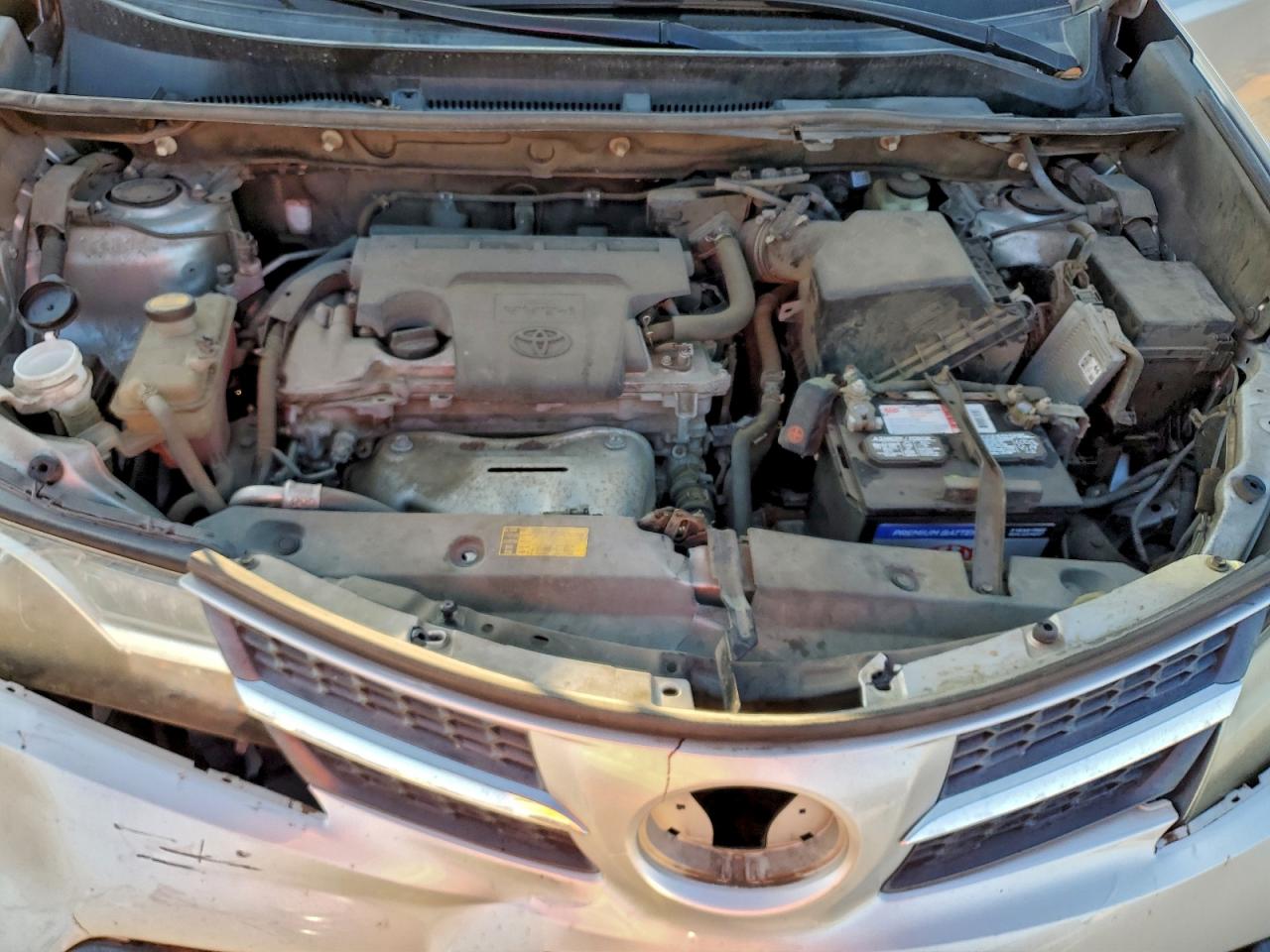 2015 TOYOTA RAV4 XLE photo 11