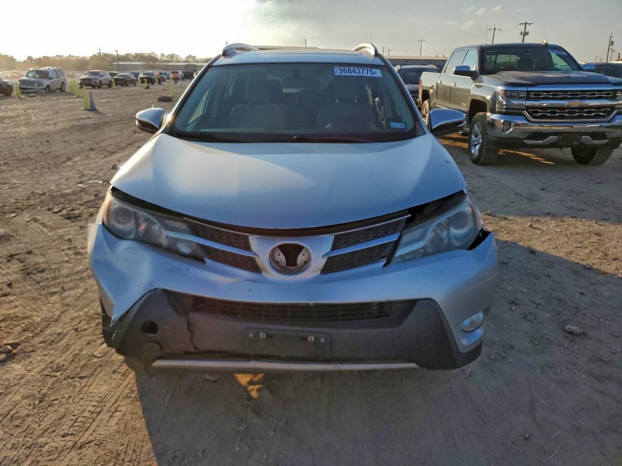 2015 TOYOTA RAV4 XLE photo 5