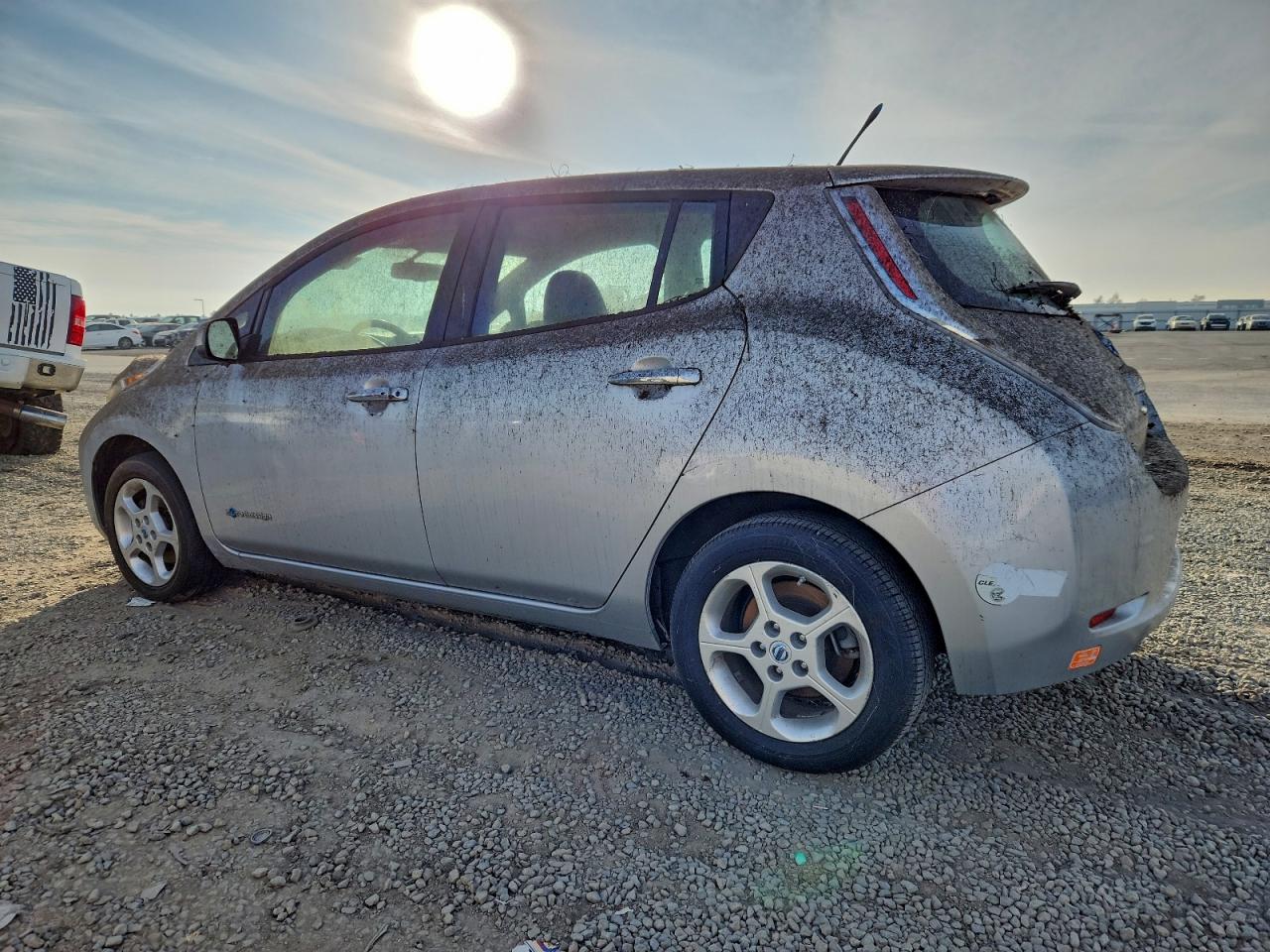 2013 NISSAN LEAF S photo 2