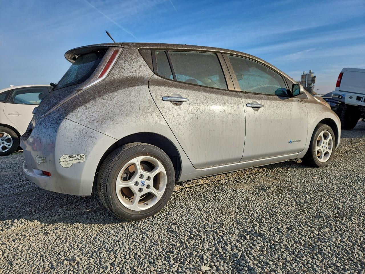 2013 NISSAN LEAF S photo 3