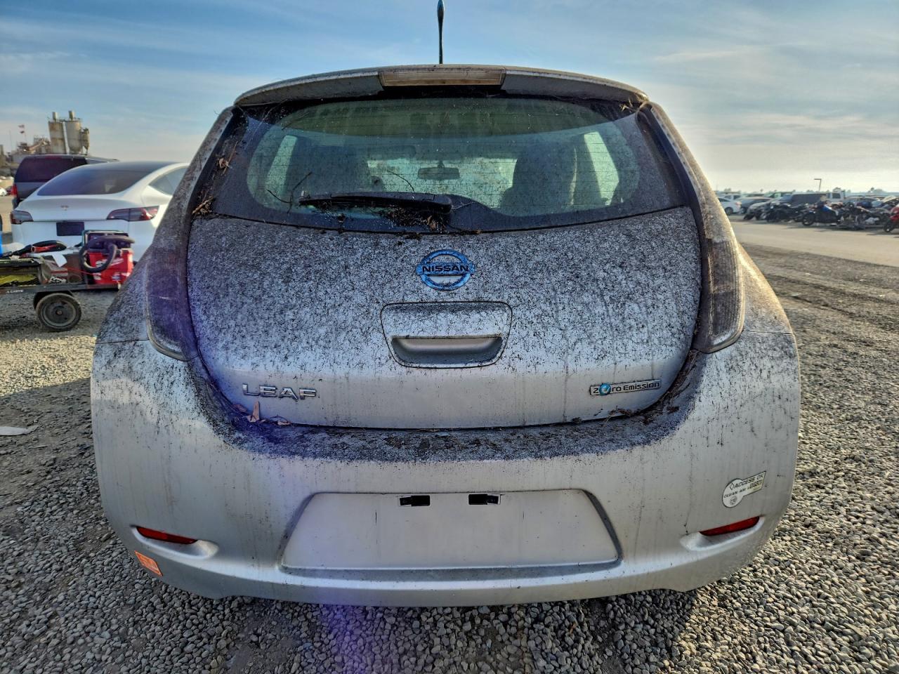 2013 NISSAN LEAF S photo 6