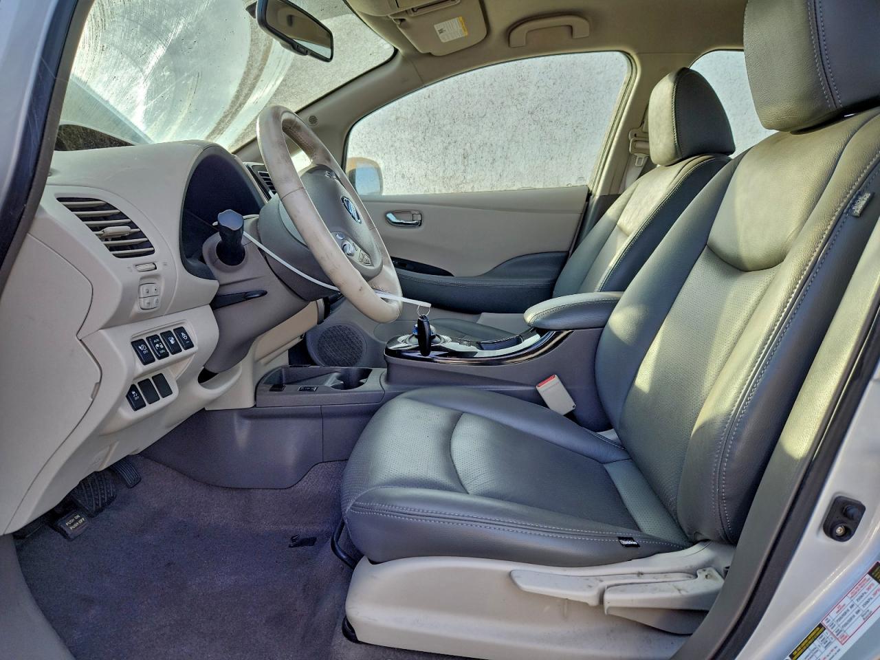 2013 NISSAN LEAF S photo 7