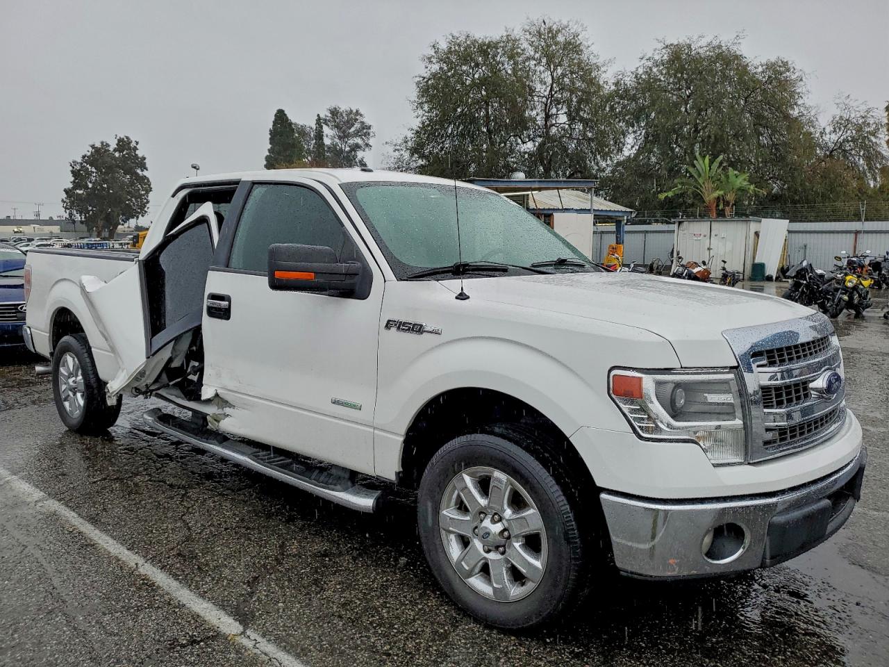 2014 FORD F150 SUPERCREW photo 4
