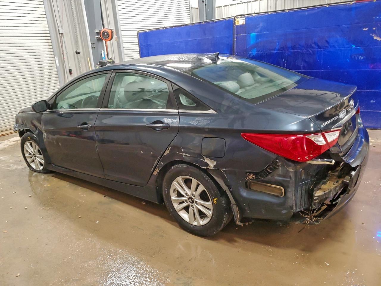 2014 HYUNDAI SONATA GLS photo 2