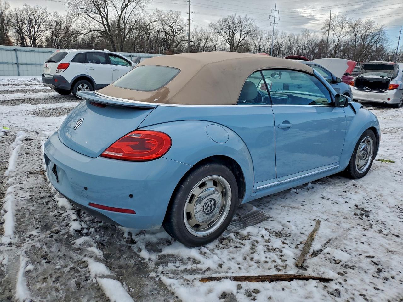 2015 VOLKSWAGEN BEETLE 1.8T photo 3