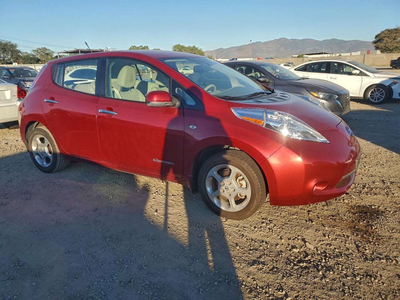 2011 NISSAN LEAF SV photo 4