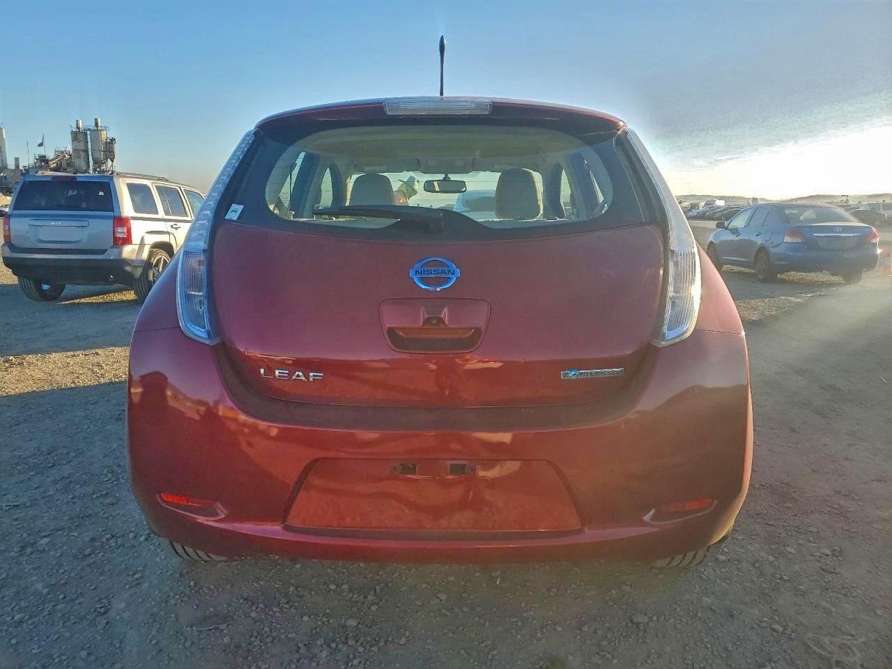 2011 NISSAN LEAF SV photo 6