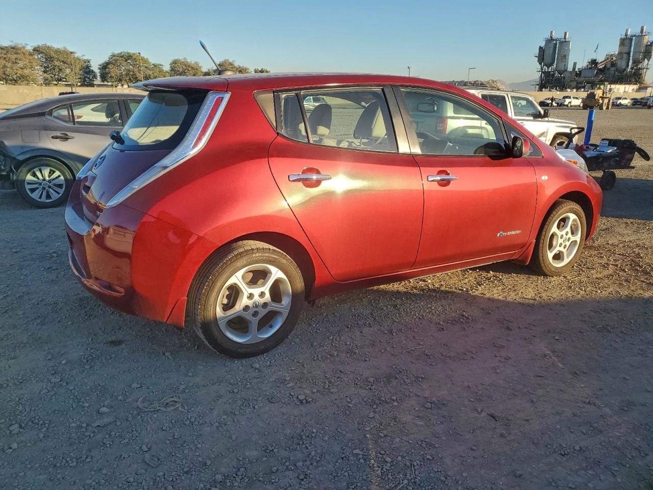 2011 NISSAN LEAF SV photo 3