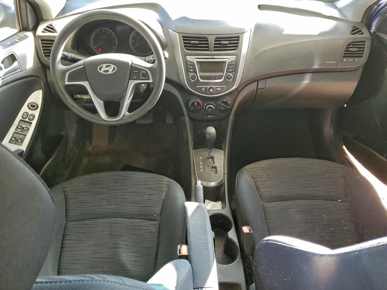 2017 HYUNDAI ACCENT SE photo 8