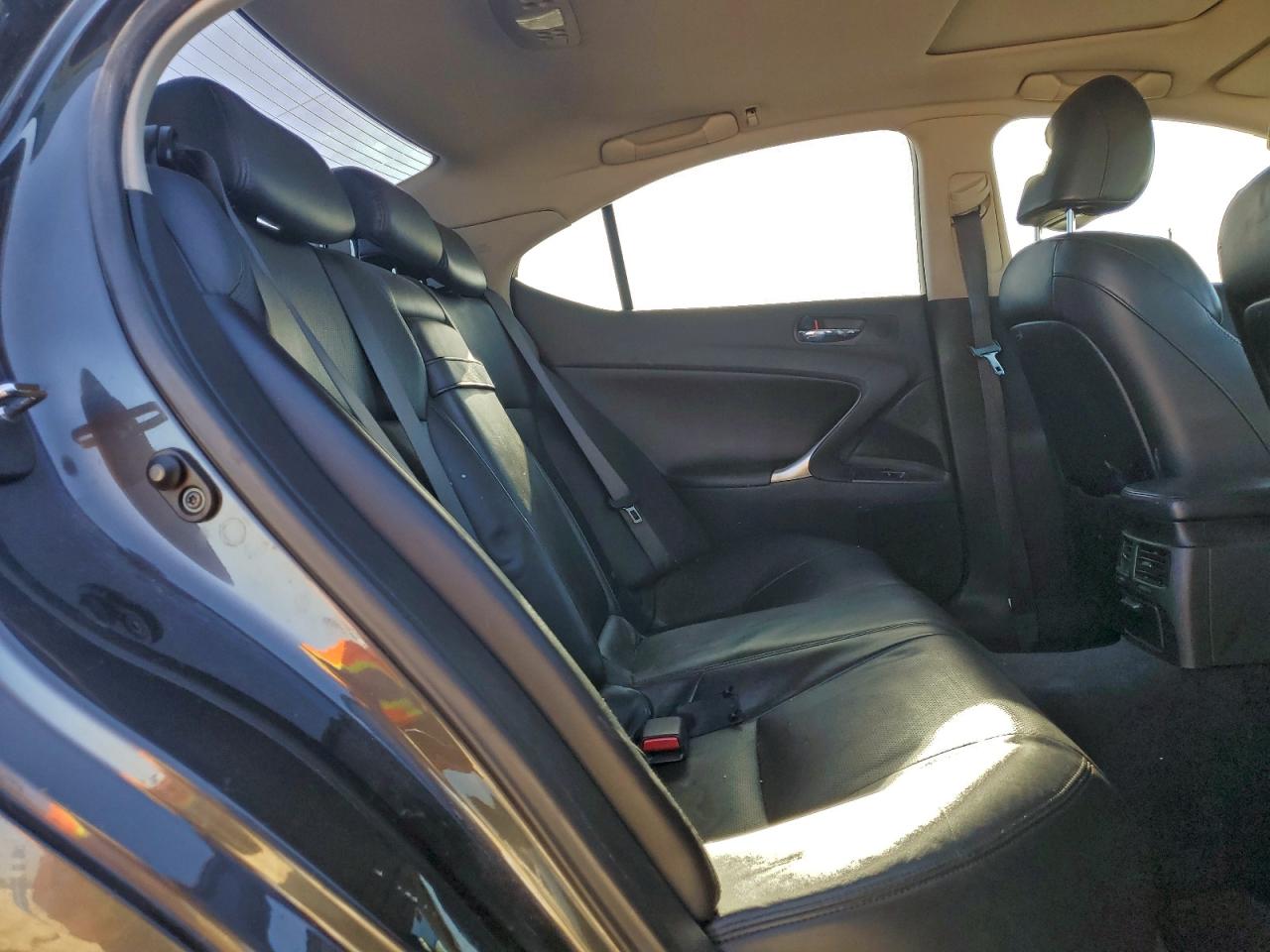 2007 LEXUS IS 250 photo 10
