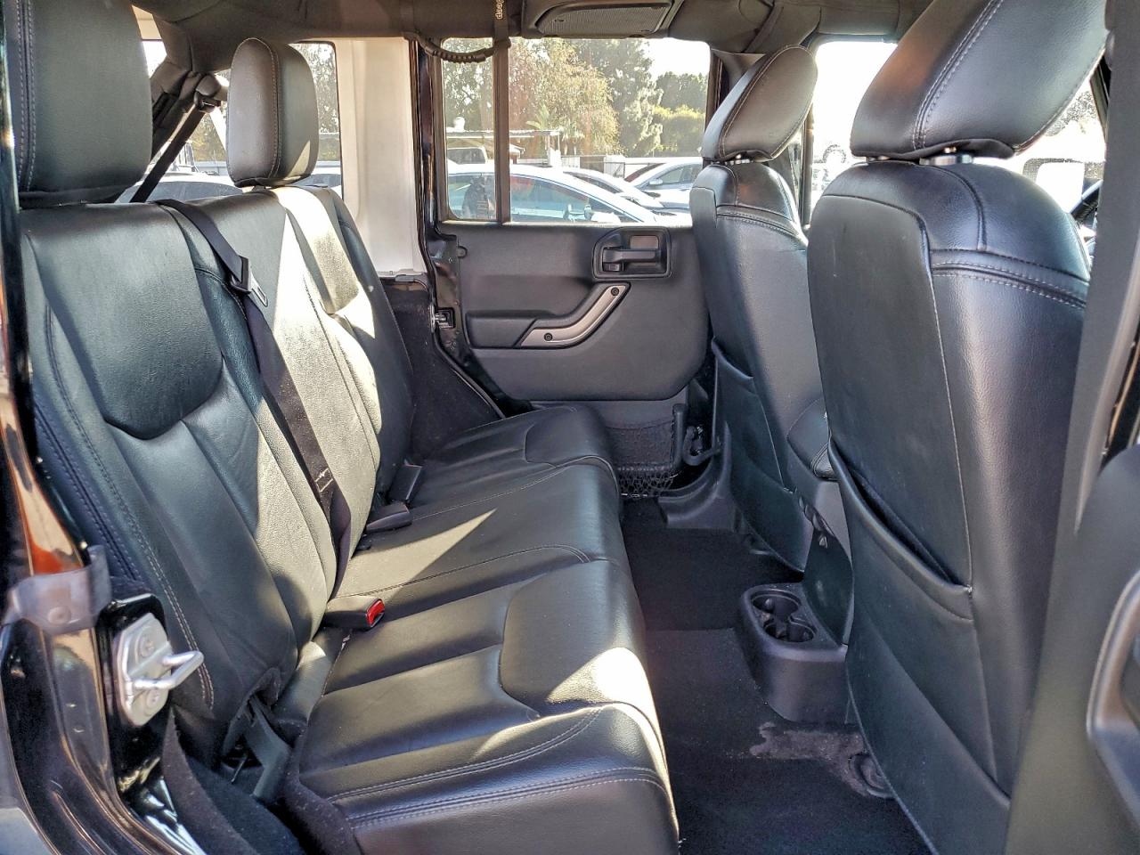2018 JEEP WRANGLER UNLIMITED SAHARA photo 11