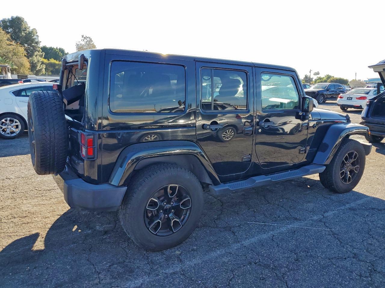 2018 JEEP WRANGLER UNLIMITED SAHARA photo 3
