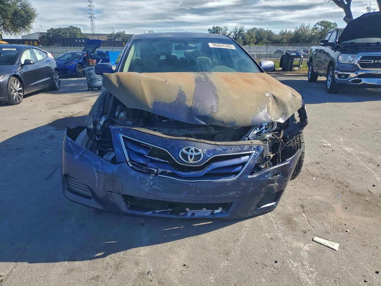 2011 TOYOTA CAMRY BASE photo 5