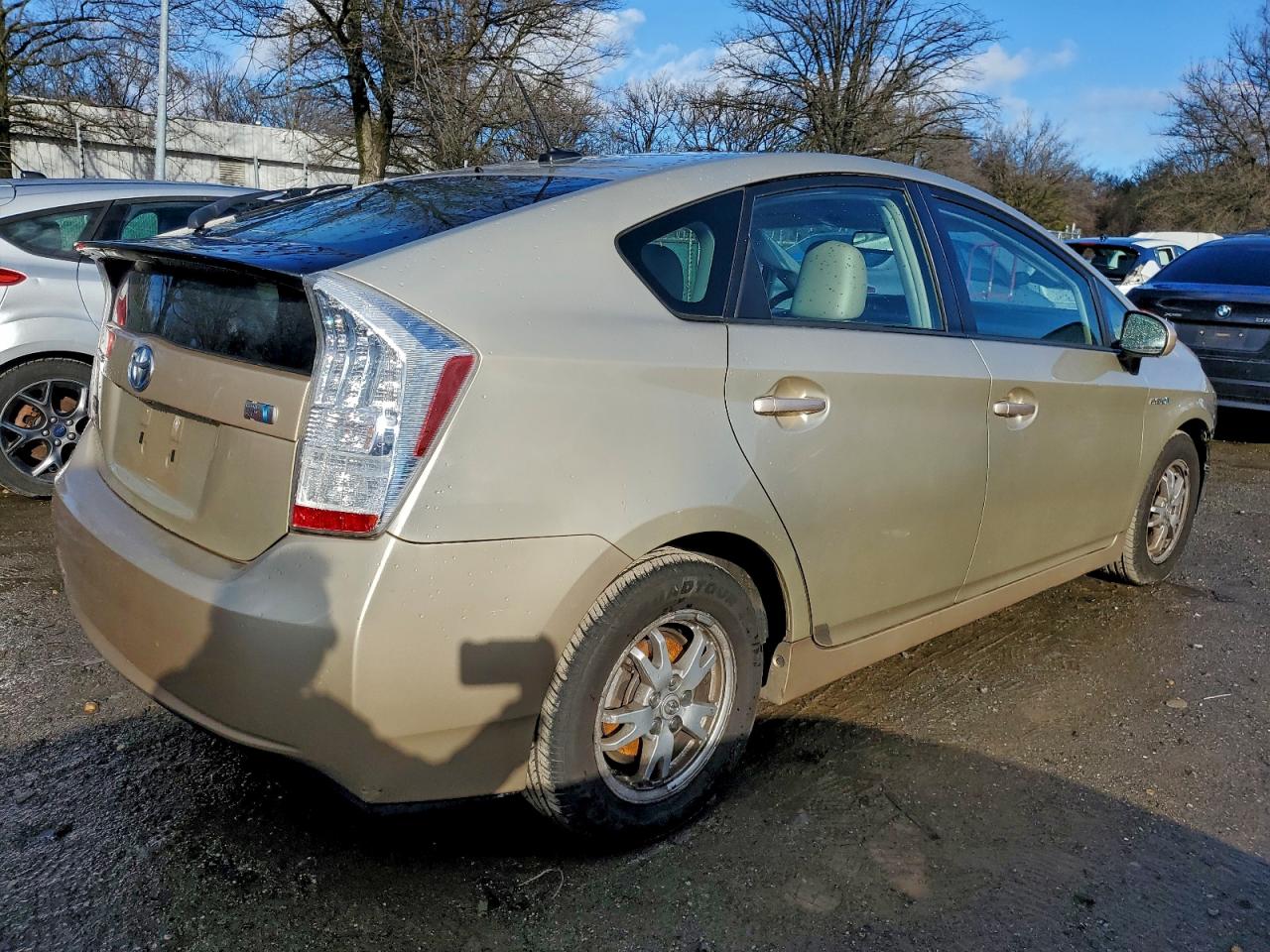 2010 TOYOTA PRIUS photo 3