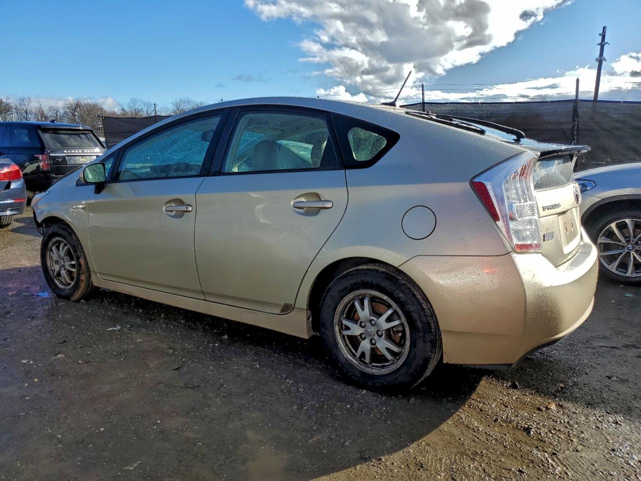 2010 TOYOTA PRIUS photo 2