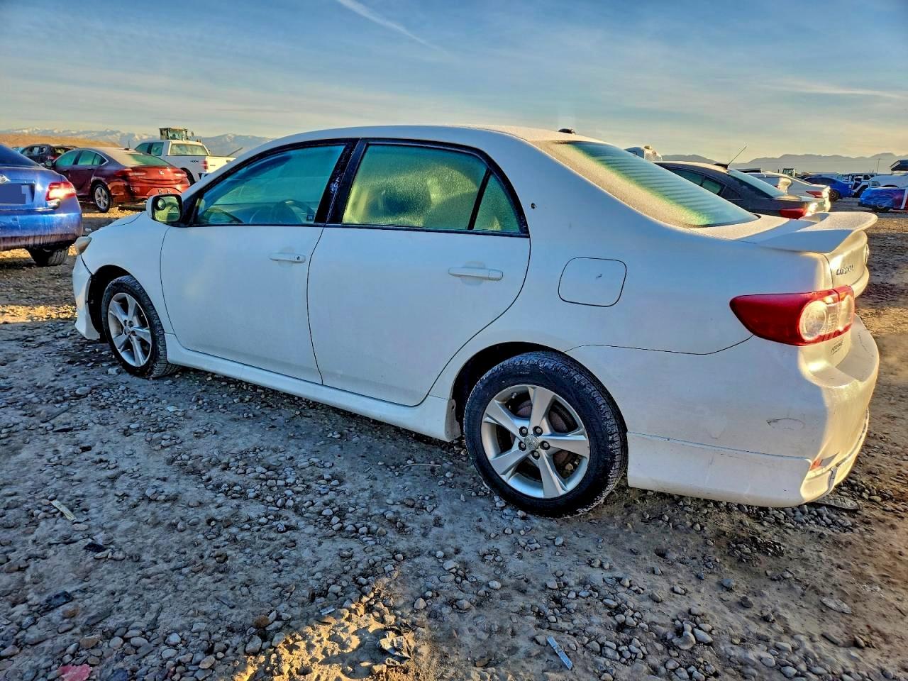 2011 TOYOTA COROLLA BASE photo 2