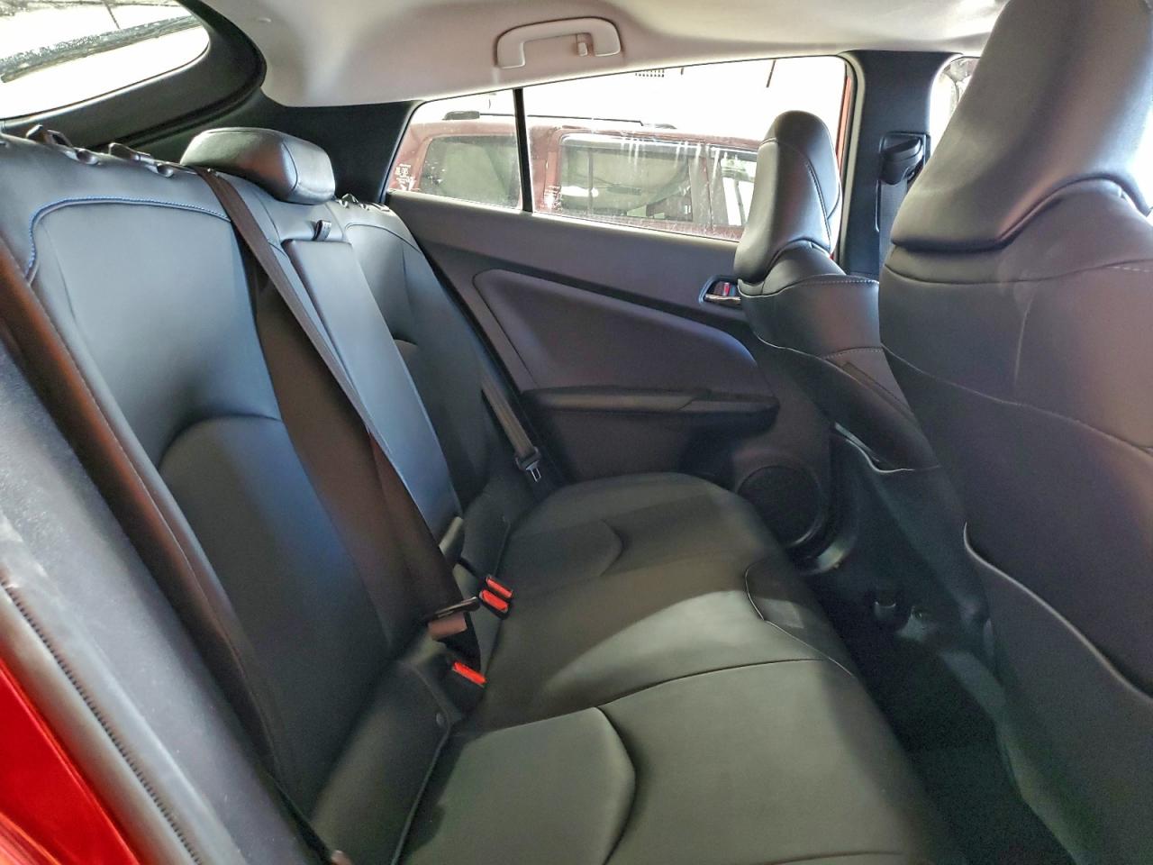 2019 TOYOTA PRIUS photo 10