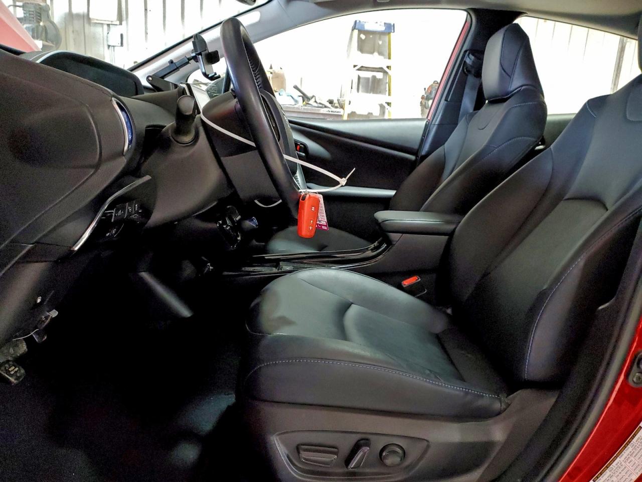 2019 TOYOTA PRIUS photo 7