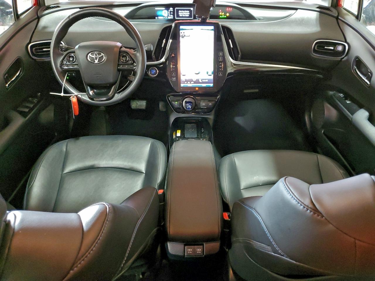 2019 TOYOTA PRIUS photo 8