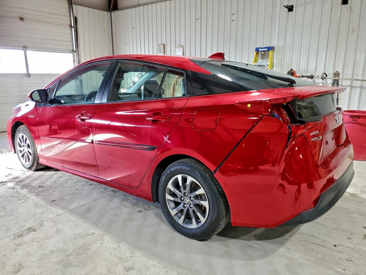 2019 TOYOTA PRIUS photo 2