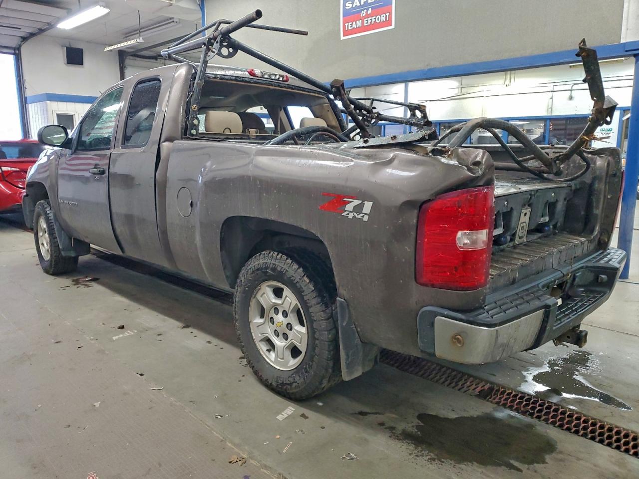 2007 CHEVROLET SILVERADO K1500 photo 2