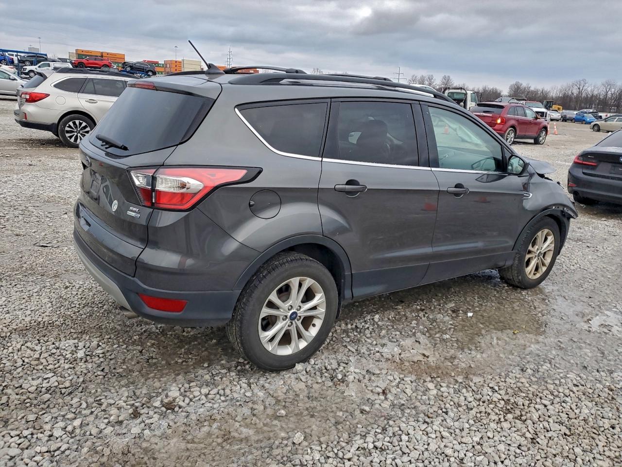 2018 FORD ESCAPE SEL photo 3