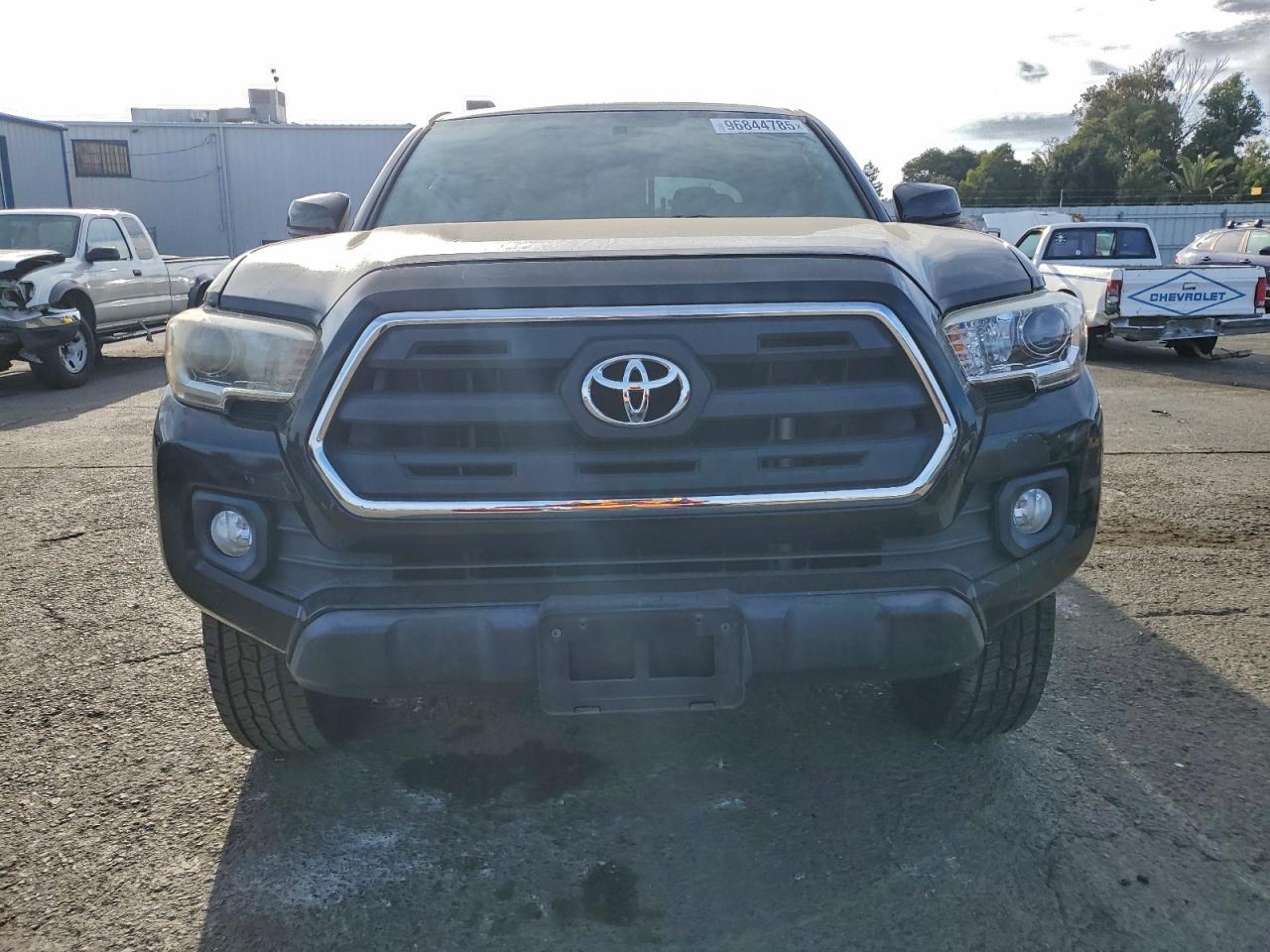 2017 TOYOTA TACOMA DOUBLE CAB photo 5