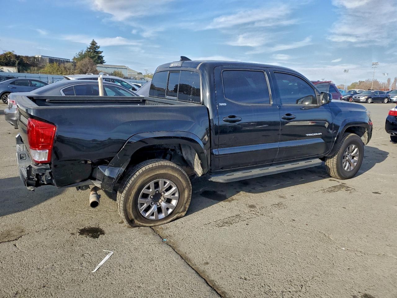 2017 TOYOTA TACOMA DOUBLE CAB photo 3