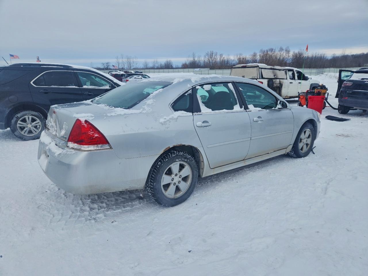 2011 CHEVROLET IMPALA LT photo 3