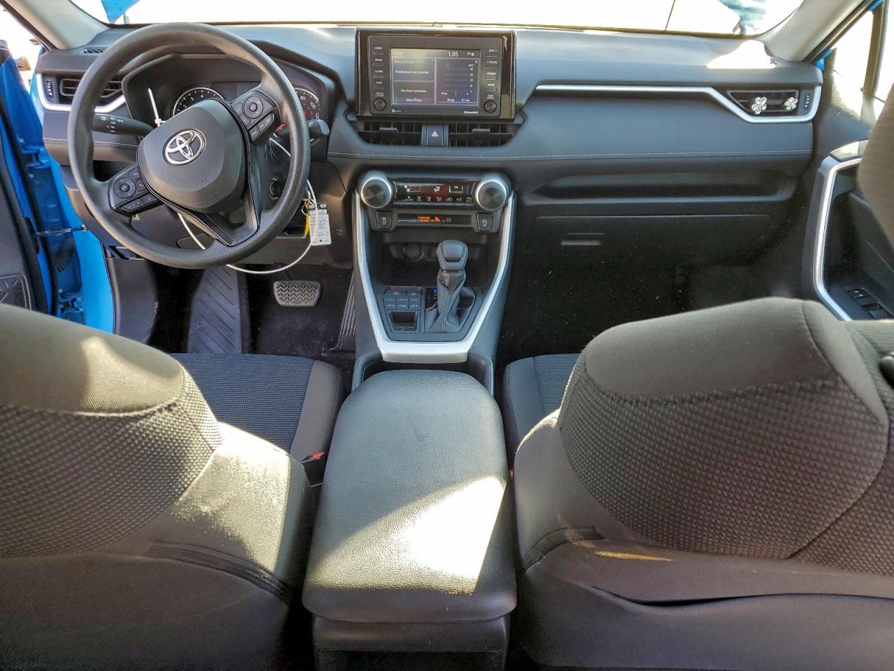 2021 TOYOTA RAV4 LE photo 8